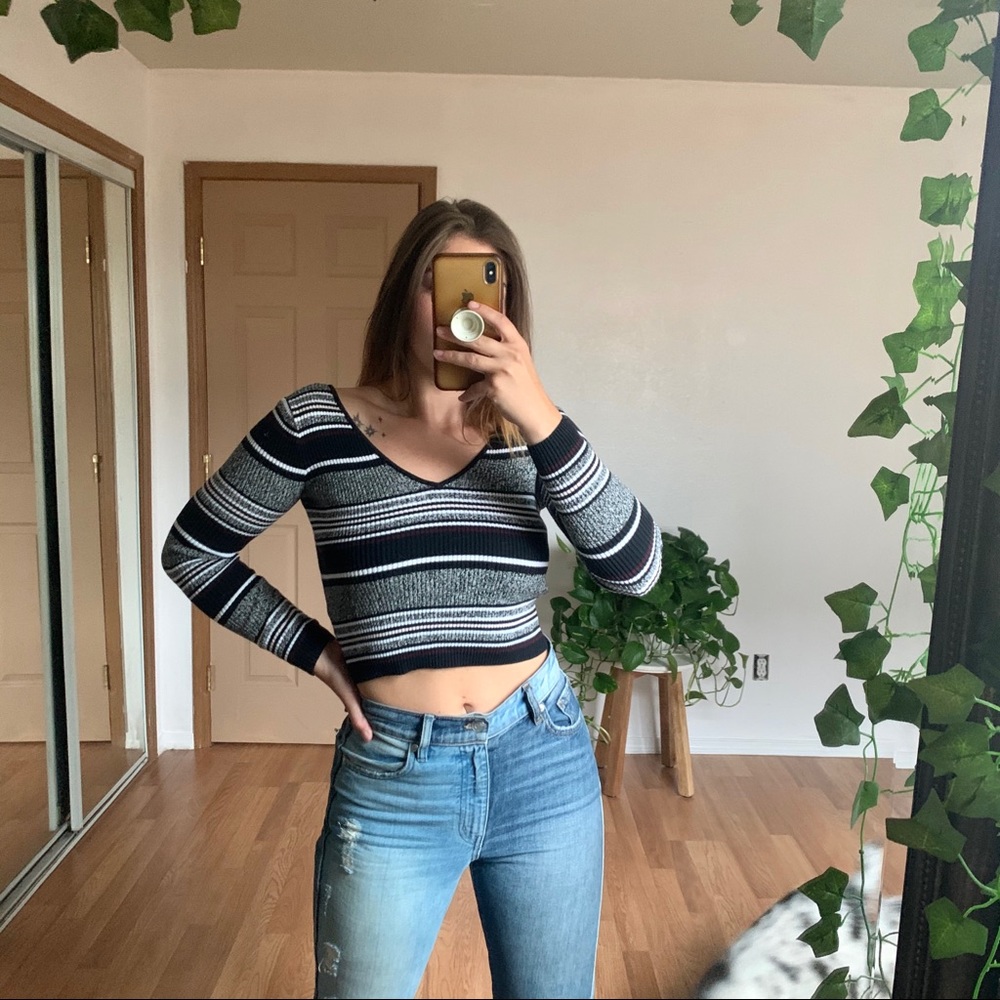 LA Hearts Crop sweater